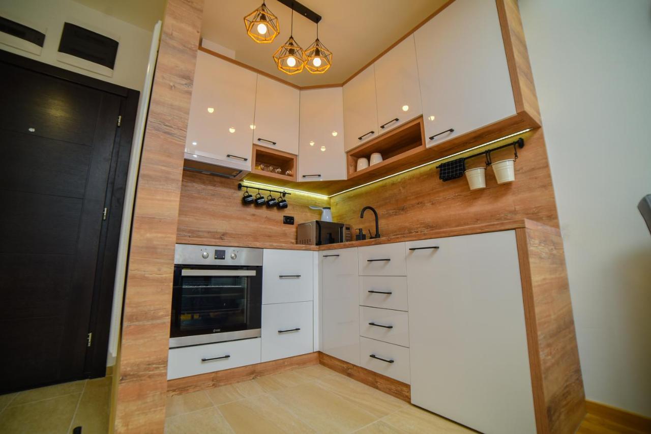 Pinewood Apartment
